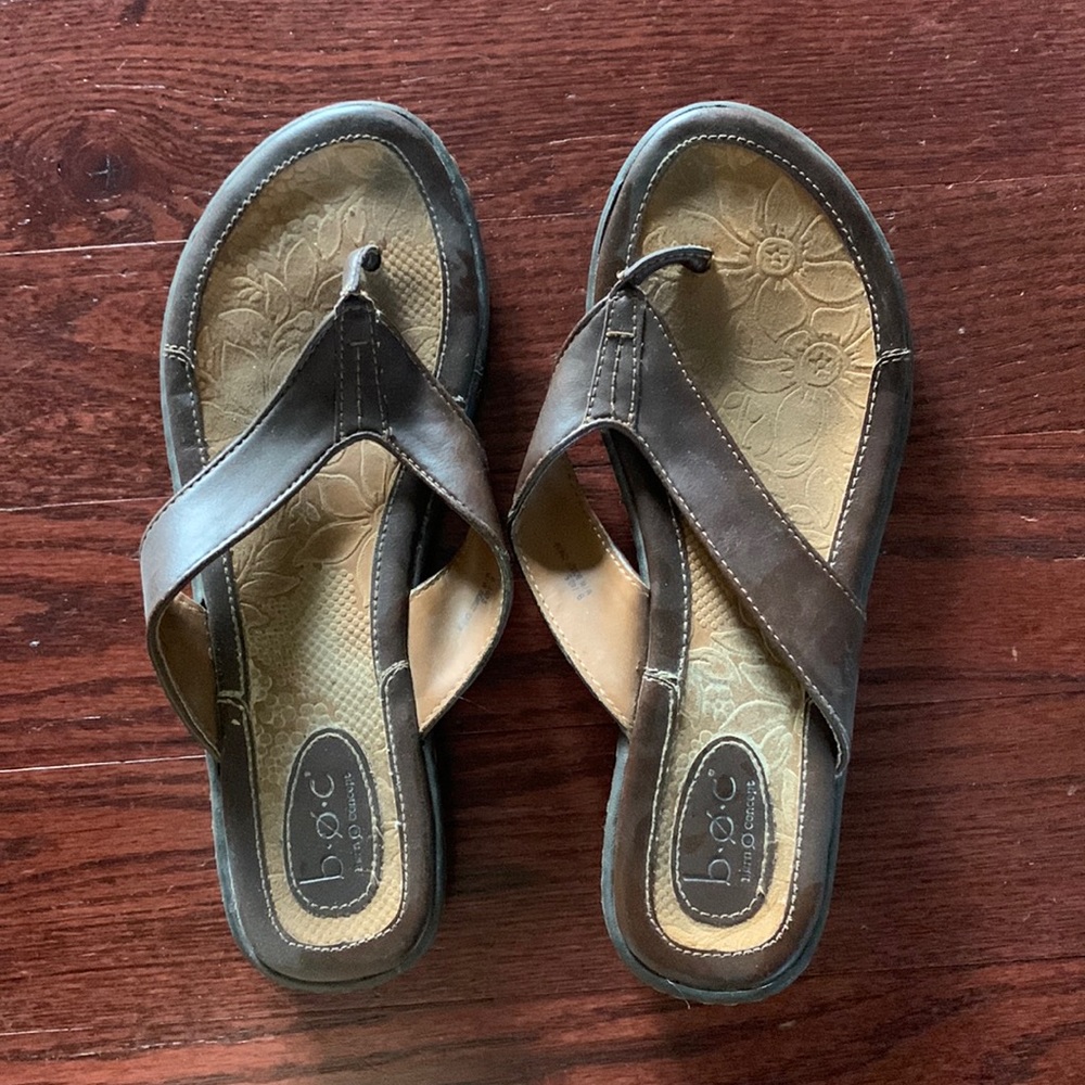 BOC size 9 thong flip flop sandal